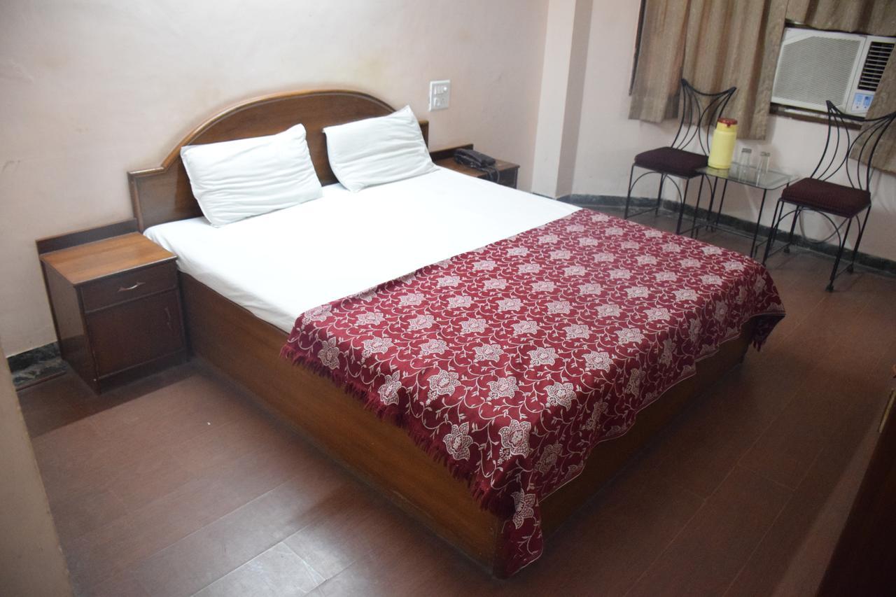 Capital O 84122 Hotel Trilok Palace Jaipur Extérieur photo